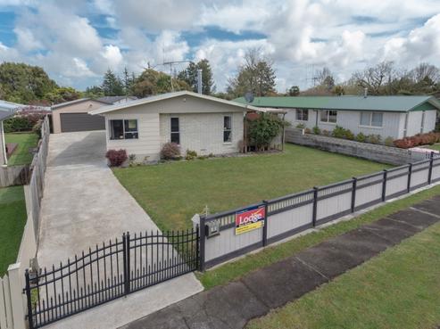 5 Brookbank Place, Glenview