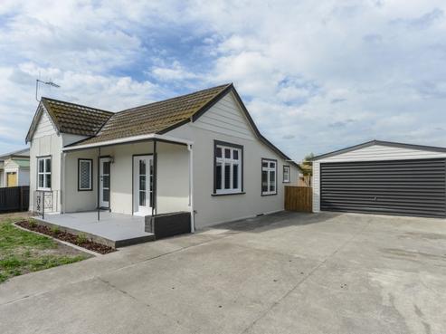 605 Oak Road, Akina
