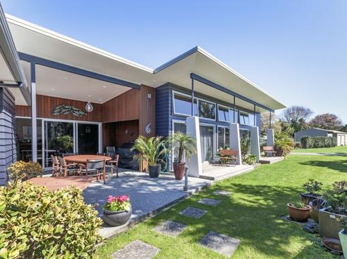 16 Aileen Place, Whangamata