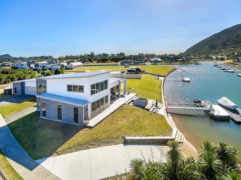 104 Motu Iti, Pauanui