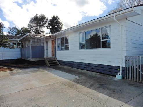 18 Downer Street, Helensville