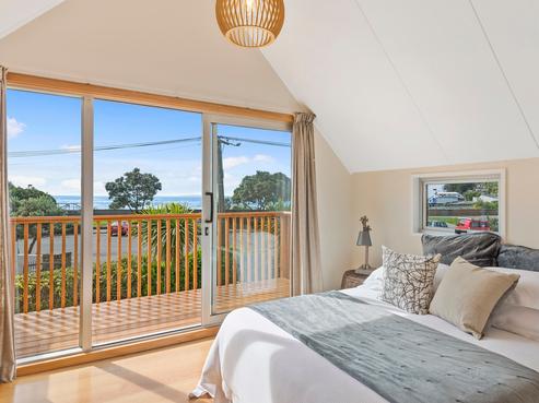 1/138 Esplanade, Sumner