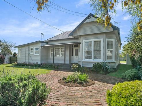 365 Linwood Avenue, Bromley