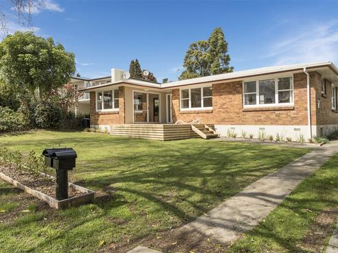 26 Pah Street, Matua
