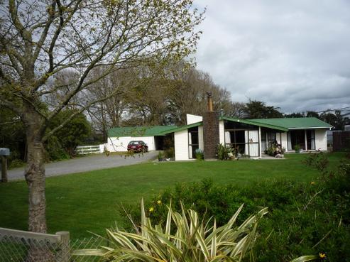70 Wings Line, Marton