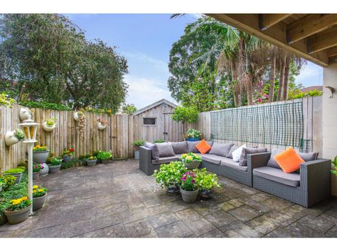 2/3 Glen Road, Browns Bay