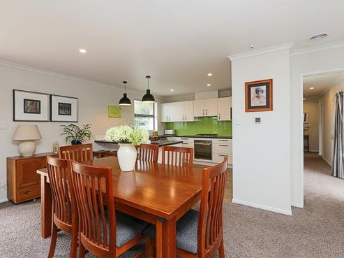 2/1015 Oliphant Road, Raureka