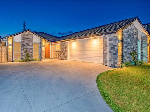 18 Regis Park Drive, Pukekohe
