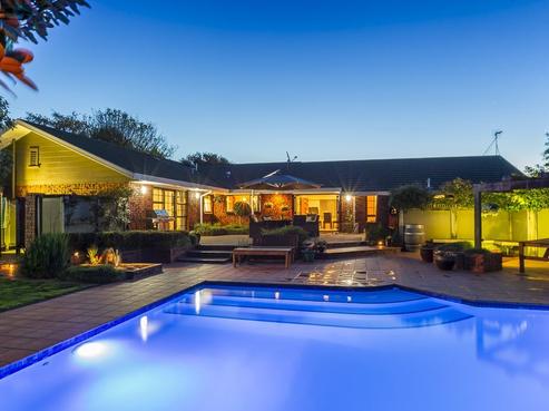 35 Poaka Avenue, Dinsdale