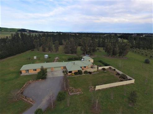 123 Racecourse Road, Amberley