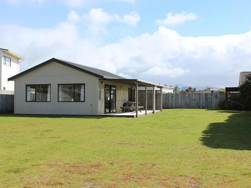 105 Puka Crescent, Matarangi