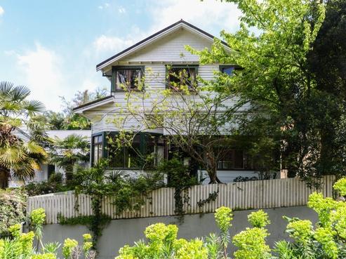 6 Priestley Road, Napier Hill