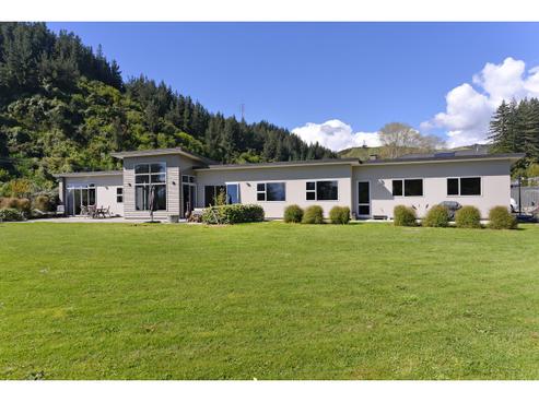 116 Marsden Valley Road, Stoke