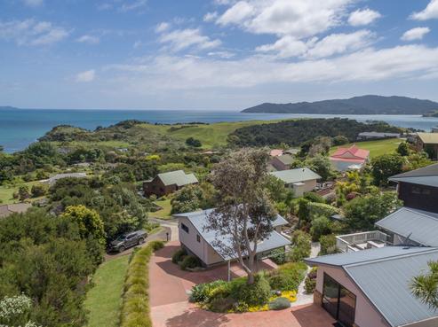 32 Bay View Road, Cable Bay