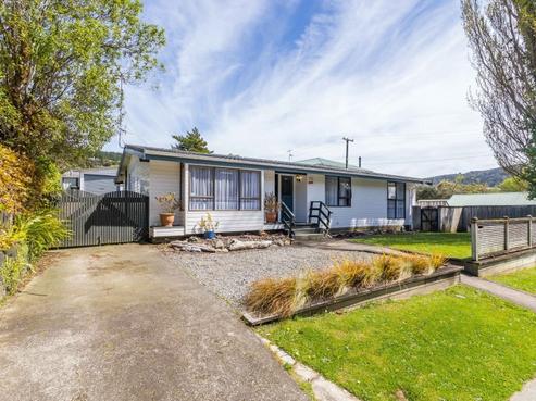 54 Field Street, Silverstream