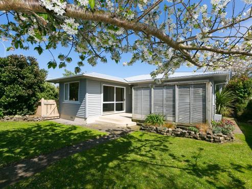 15 Dixon Avenue, Hawera