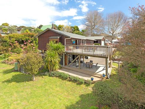27 Dobell Road, Stanmore Bay