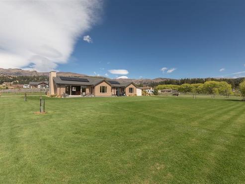 13 Harris Place, Luggate