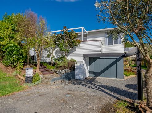 95 Renown Road, Raumati South