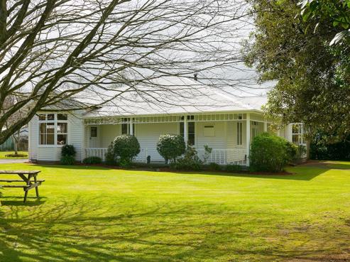 1262 Egmont Road, Egmont Village
