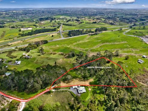 1501 East Coast Road, Redvale