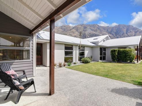 8 Mathias Terrace, Arthurs Point