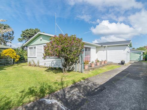 6 Dennis Grove, Paraparaumu Beach