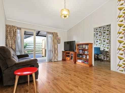 2/43 The Avenue, Lynfield