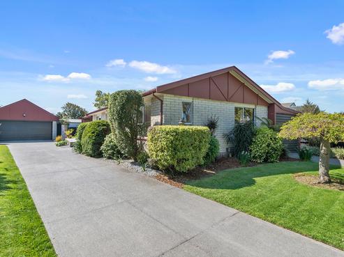 83 Lowry Avenue, Redwood