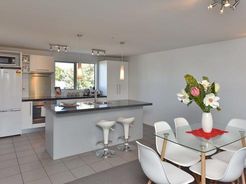 6/12 Hutcheson Street, Sydenham