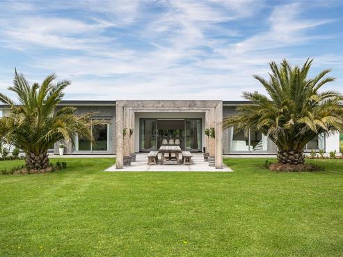 2 Riverside Way, Amberley