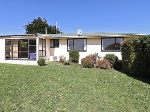 425 Stirrat Street, Tisbury