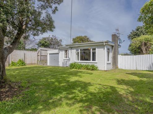 12 Hohiria Street, Waikanae Beach