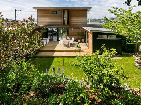 312 Queens Drive, Lyall Bay