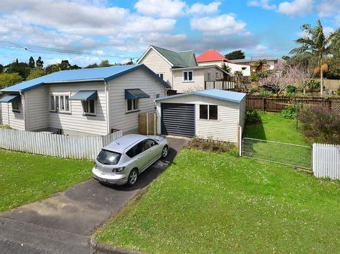 21 Puriri Street, Helensville