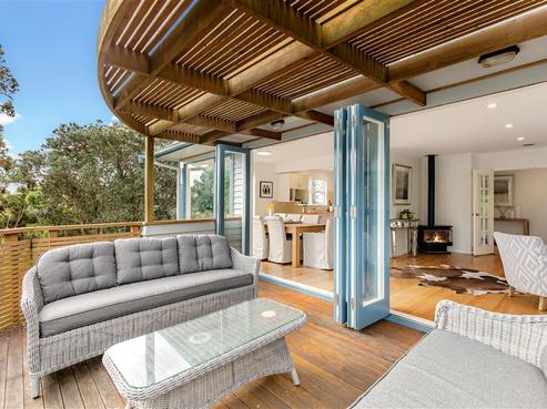 90 Castor Bay Road, Castor Bay