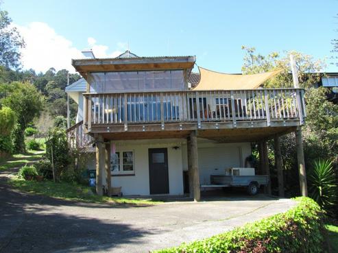 33 Patui Avenue, Thornton Bay