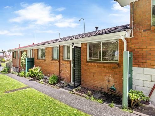 2/2B Queensway, Three Kings