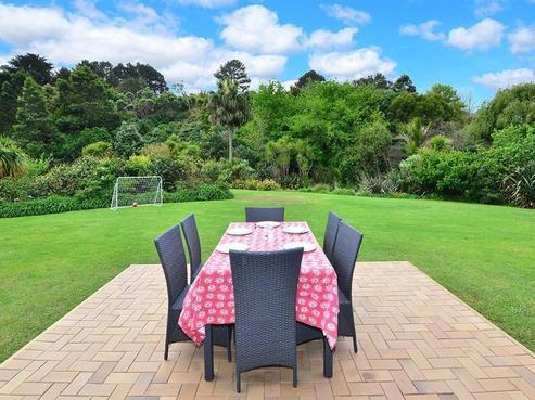 32A Hobbs Road, Matakatia