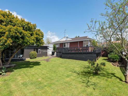 22 Borrowdace Avenue, Botany Downs