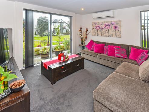 47 Phar Lap Crescent, Takanini
