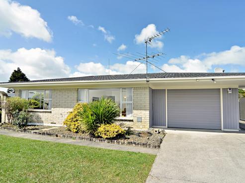 8 Lakeside Drive, Pahurehure