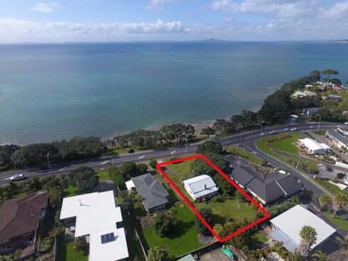876 Whangaparaoa Road, Manly