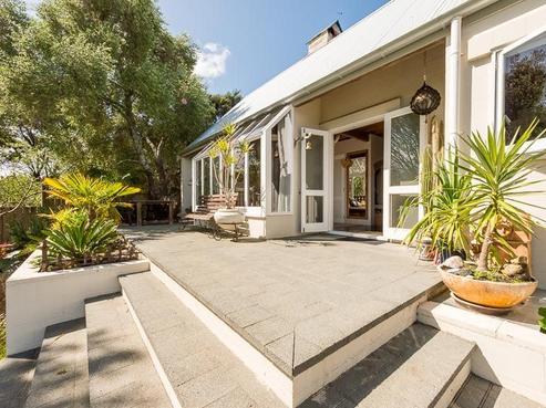 1 Pomare Road, Russell
