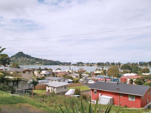 143 Main Road, Tairua