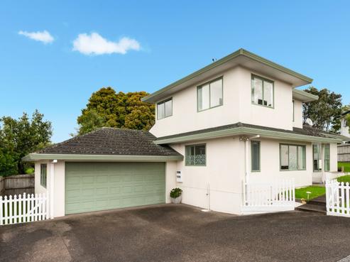 8A Kelwyn Road, Kelston