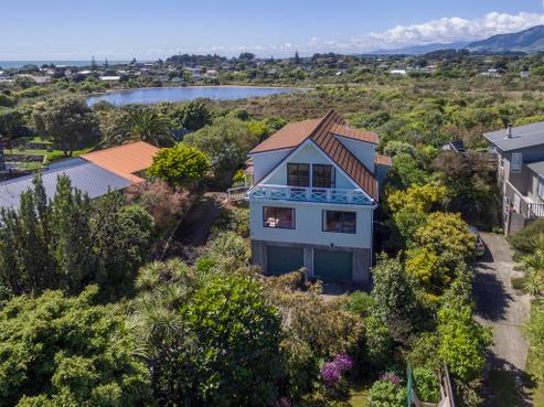 33 Eruini Street, Waikanae Beach