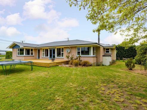 235 Davidsons Road, Lincoln
