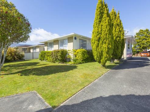 127 California Drive, Totara Park