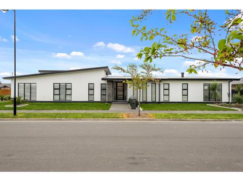 4 Templetons Way, Wigram